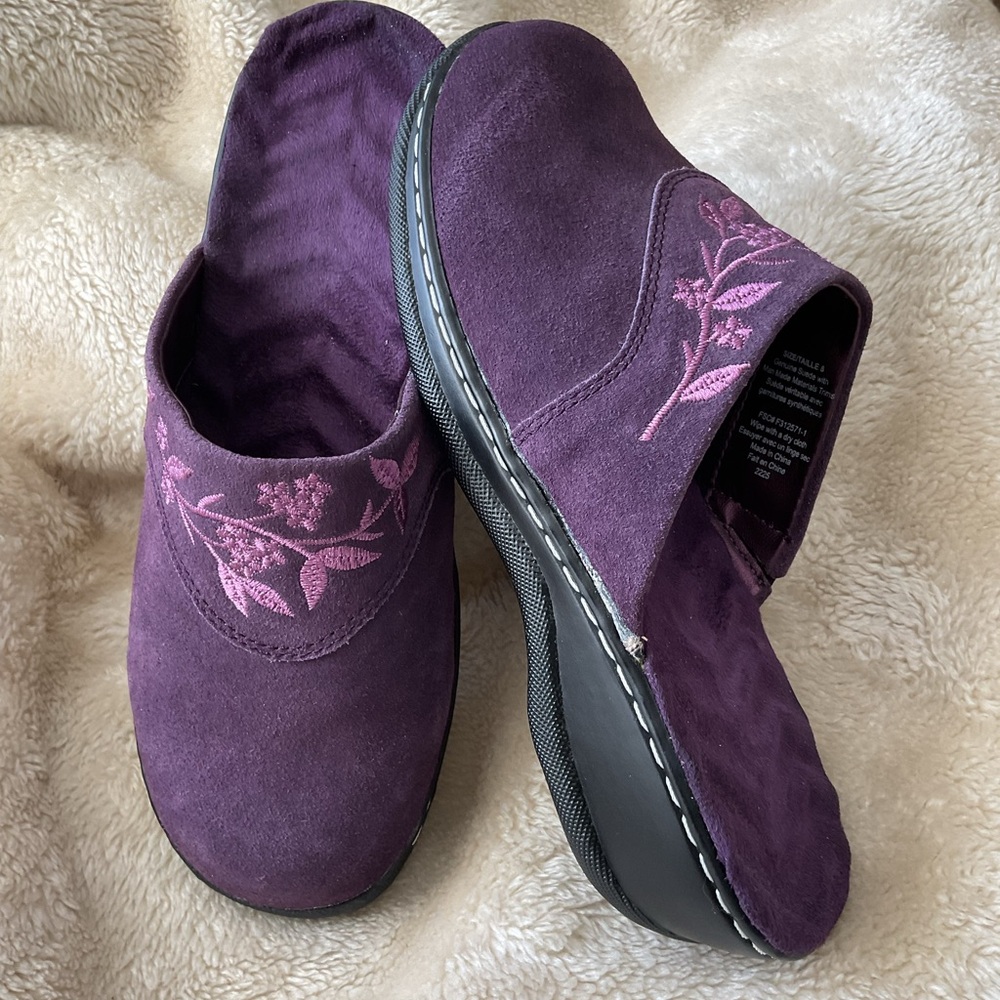 Purple embroidered genuine suede shoes